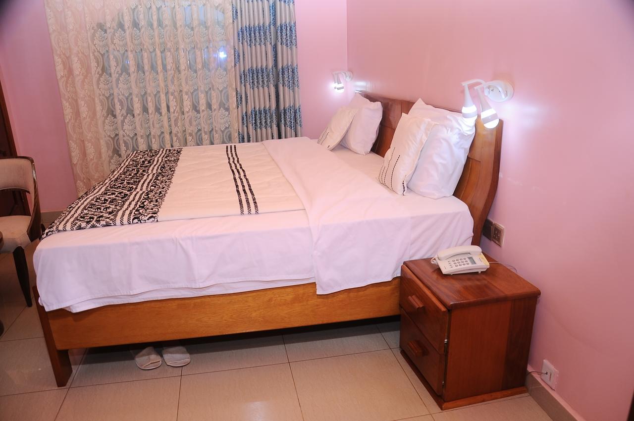Modern Villa Hotel Kigali Esterno foto